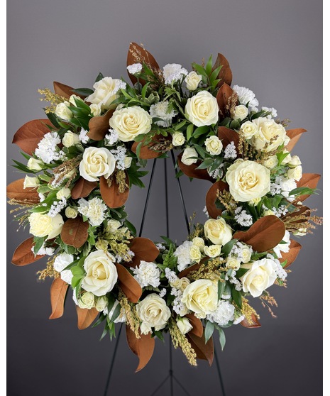 Magnolia Serenity - Circle Wreath
