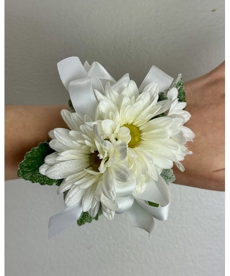 Simply Daisies Corsage